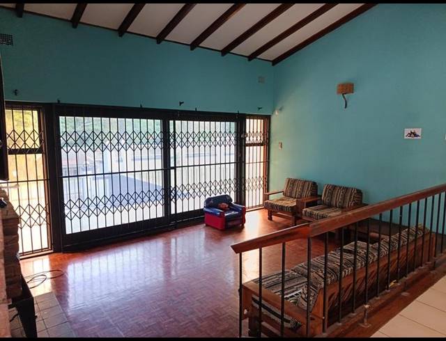 3 BEDROOM HOUSE FOR SALE IN YELLOWWOOD PARK